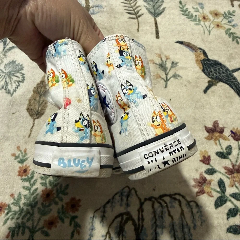 Converse bluey Kids White Sneakers size 1